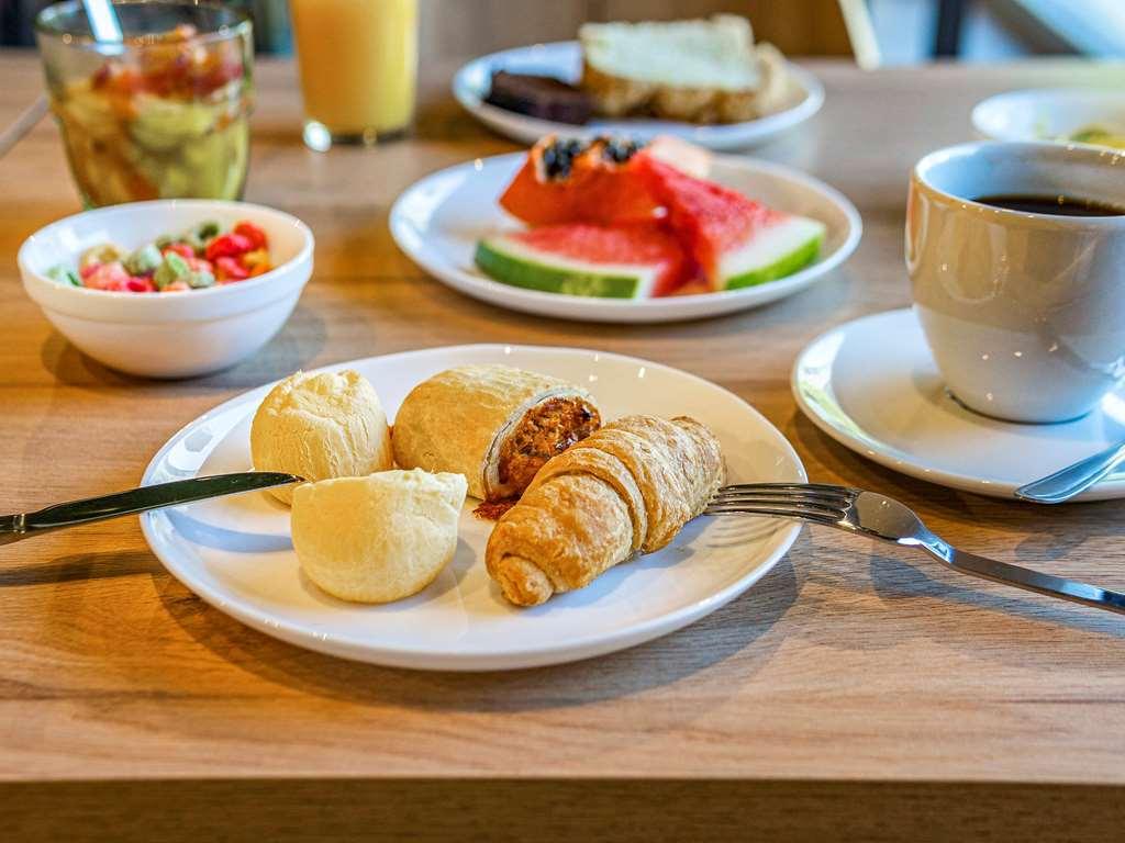 Hotel Ibis Styles Porto Alegre Moinhos De Vento Restaurant foto